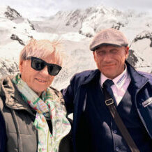 Unsere Reisebegleitung Rosi & unser Busfahrer Roland, bei der Fahrt "Glacier Express"
