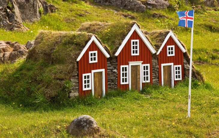 © siimsepp - Fotolia - Small Icelandic houses