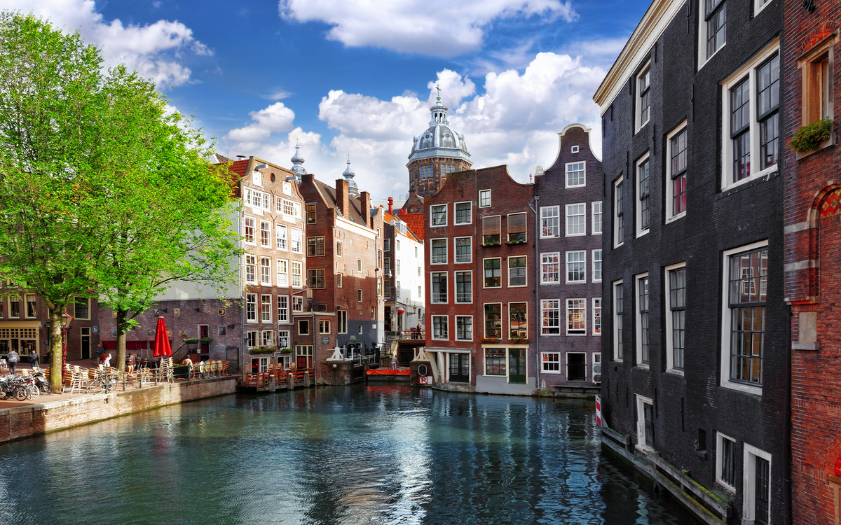 Amsterdam in den Niederlanden - © BRIAN_KINNEY - stock.adobe.com