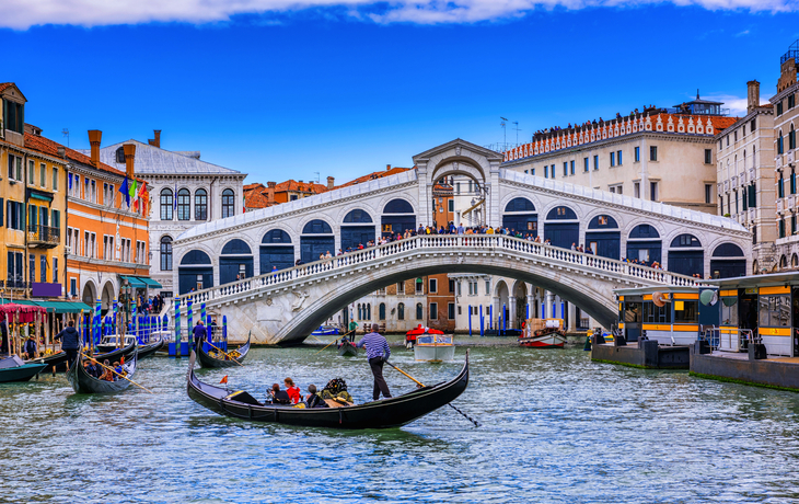 Rialtobrücke und Canal Grande in Venedig - © Ekaterina Belova - stock.adobe.com