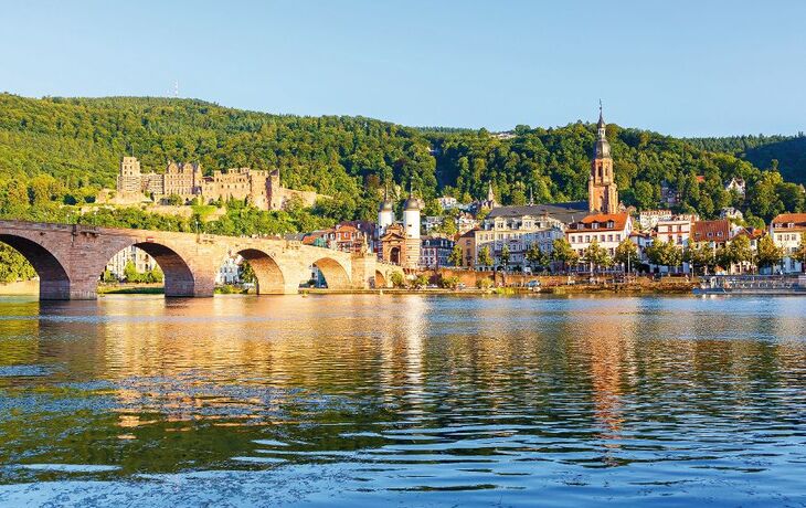 © sborisov - Fotolia - Karl-Theodor-Brücke in Heidelberg