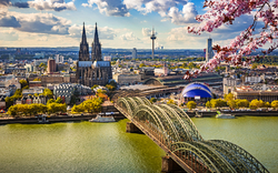 Luftaufnahme von Köln im Frühling,Deutschland,