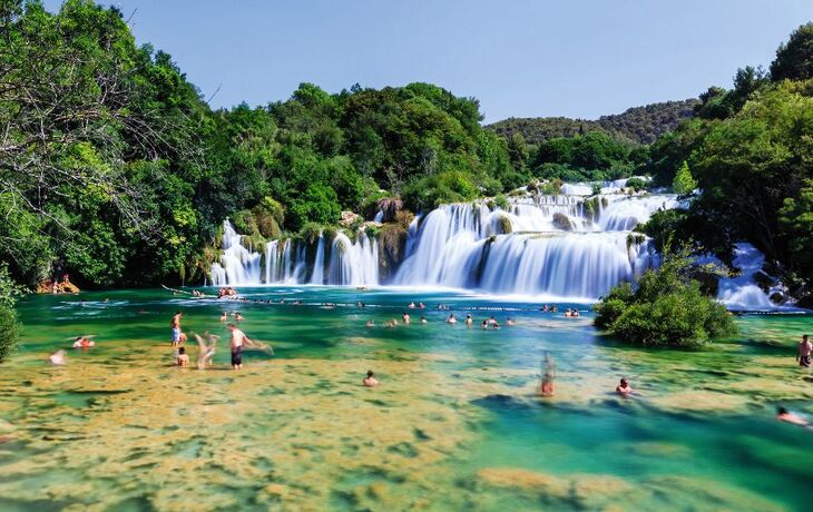 © anshar73 - Fotolia - National Park Krka and Cascade of Waterfalls on River Krka, Croa