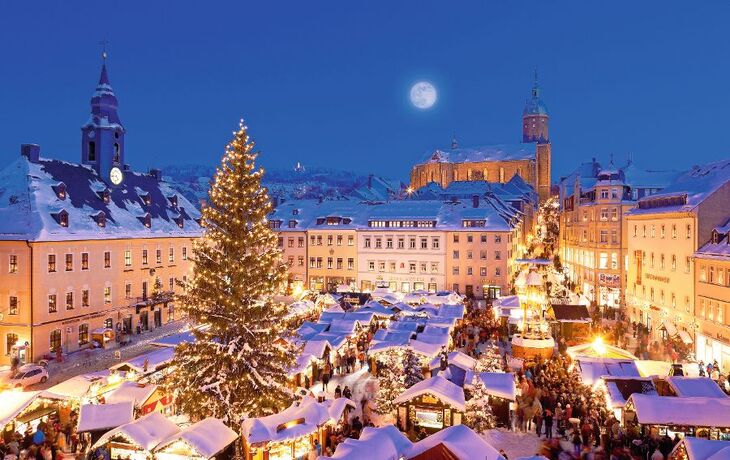 © StockPixstore - Fotolia - Weihnachten im Erzgebirge, Weihnachtsmarkt in Annaberg-Buchholz