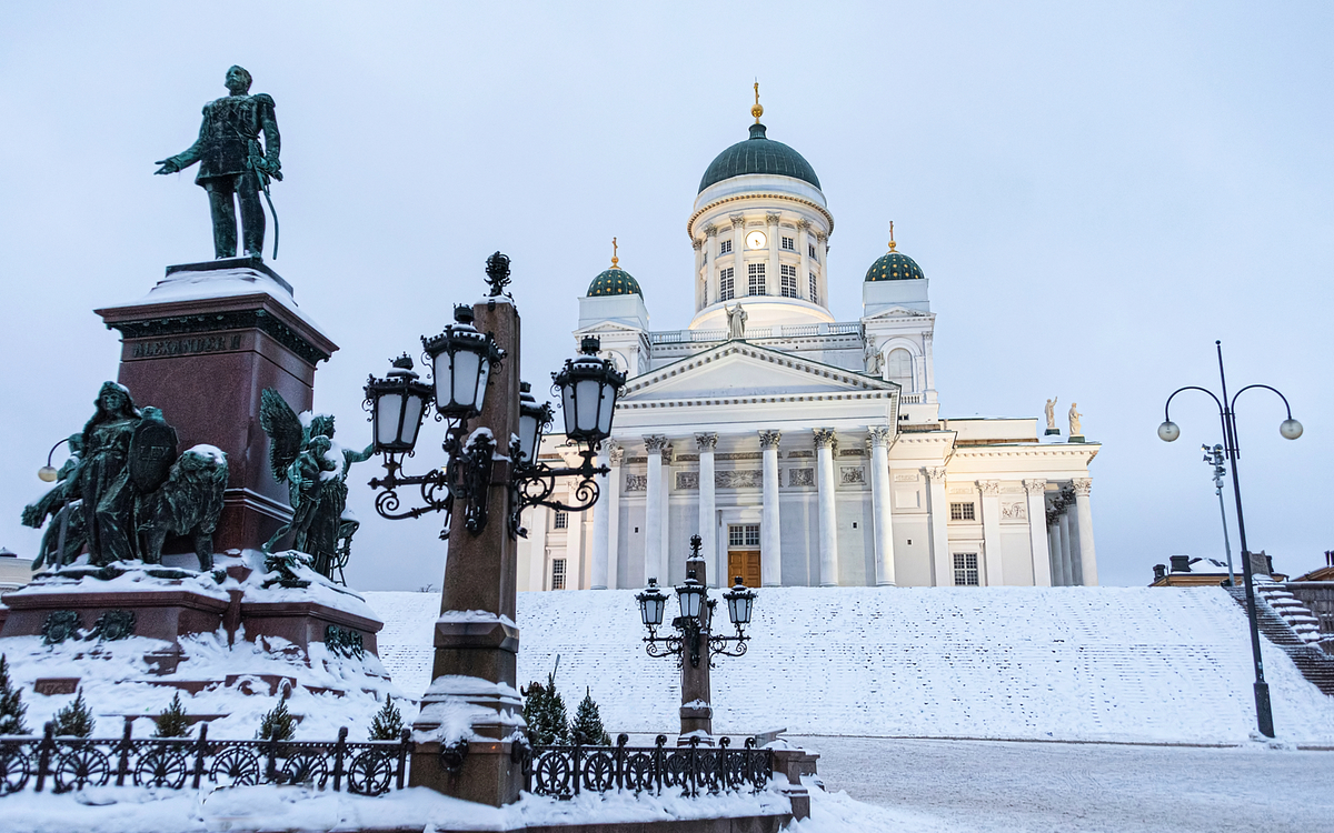 Kathedrale von Helsinki in der Dämmerung im Winter - © 2018 VisionITMedia Ltd. (UK)