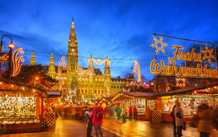 Weihnachtsmarkt in Wien - ©sborisov - stock.adobe.com