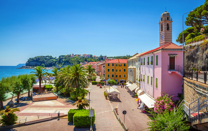 © Olena Zn - stock.adobe.com - Savona in Ligurien