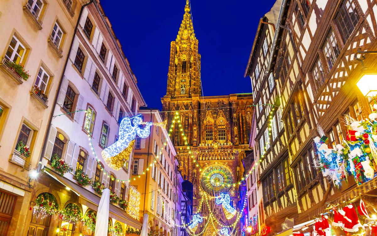 Weihnachtsmarkt in Straßburg im Elsass, Frankreich - © MarinadeArt - stock.adobe.com