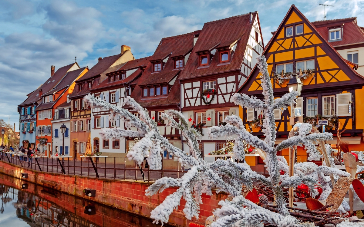 Weihnachtsmarkt in Colmar im Elsass, Frankreich - © pillerss - stock.adobe.com