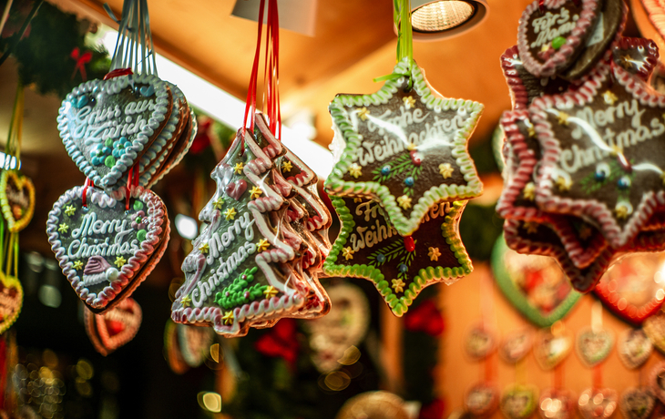 Weihnachtsmarkt in Zürich, Schweiz - © gdefilip - stock.adobe.com