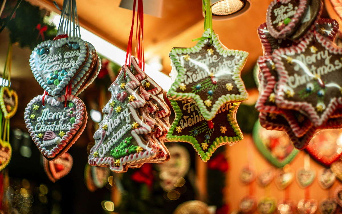Weihnachtsmarkt in Zürich, Schweiz - © gdefilip - stock.adobe.com