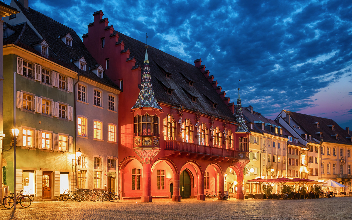 Münsterplatz in Freiburg, Deutschland - ©bbsferrari - stock.adobe.com