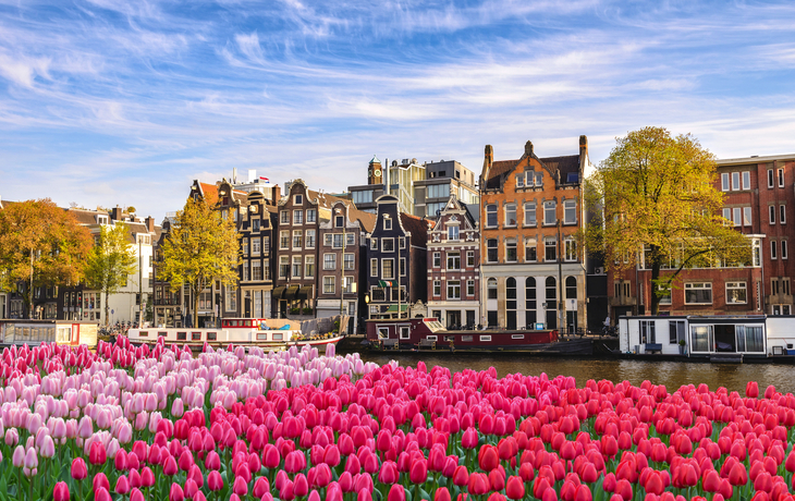 © Noppasinw - stock.adobe.com - Amsterdam im Frühling