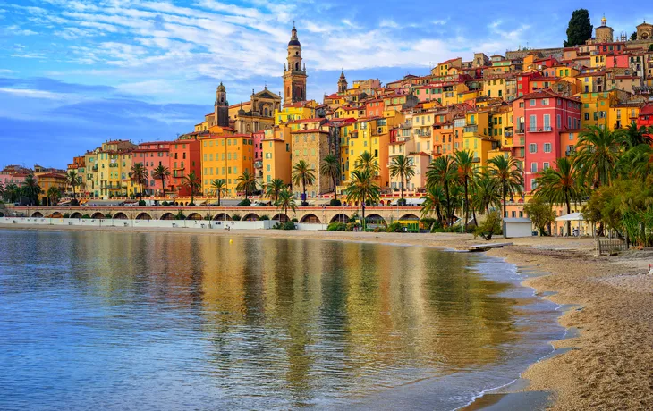 ©Boris Stroujko - stock.adobe.com - Menton in Südfrankreich