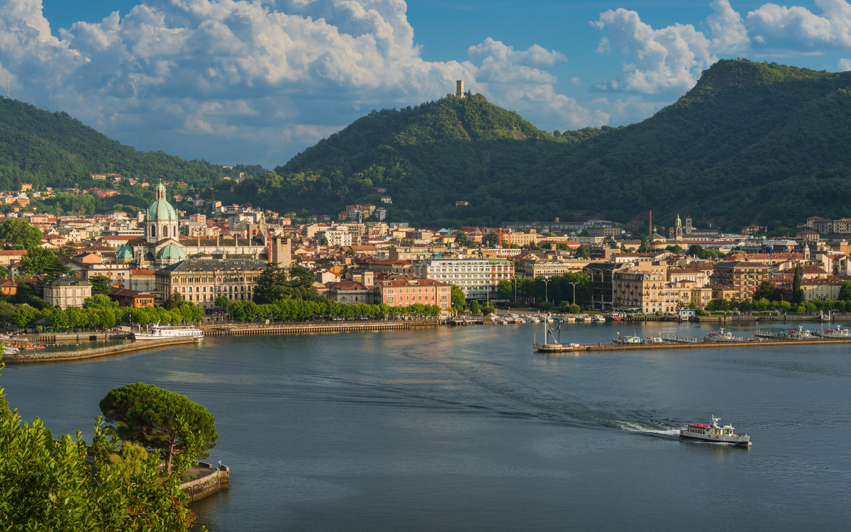  Como am Comer See - © e55evu - stock.adobe.com