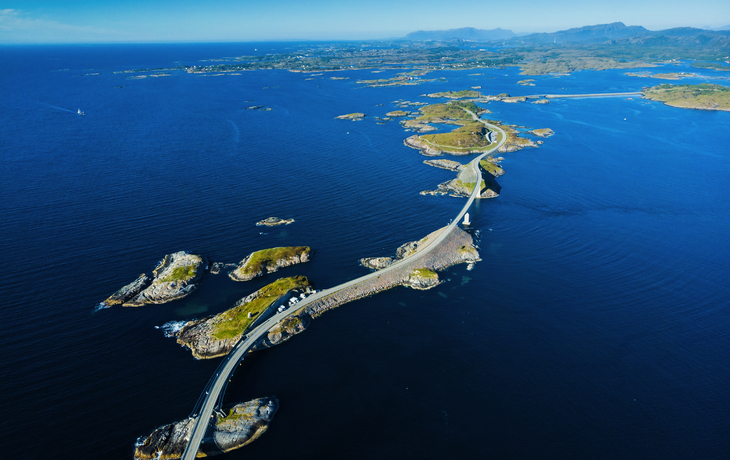 Atlantikstraße in Norwegen - © Voyagerix - stock.adobe.com