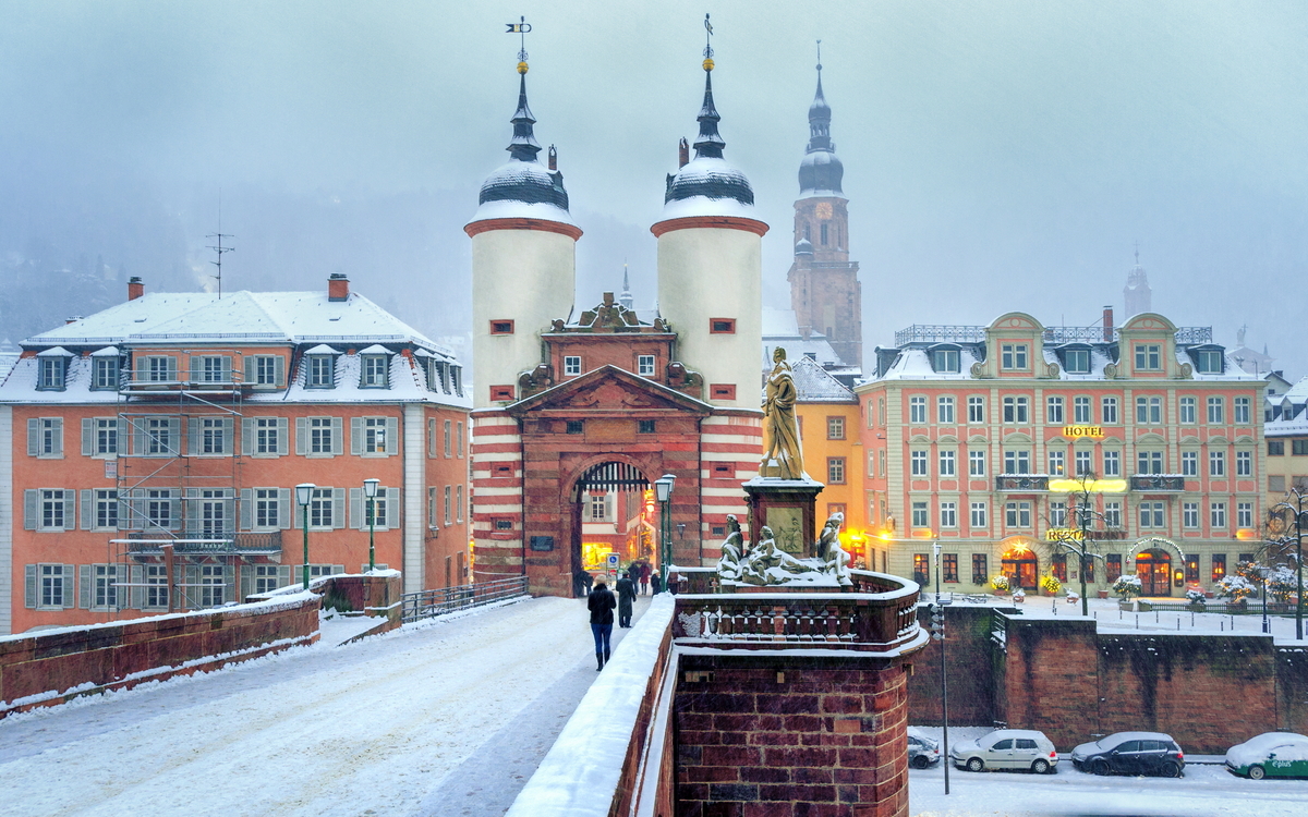 © Boris Stroujko/Shutterstock