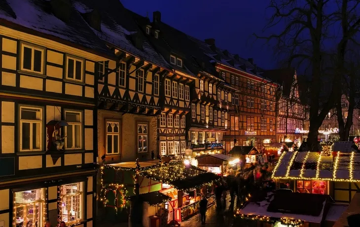 ©LianeM - stock.adobe.com - Weihnachtsmarkt in Goslar