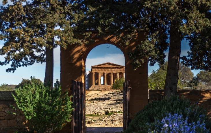 © Devalro/Shutterstock