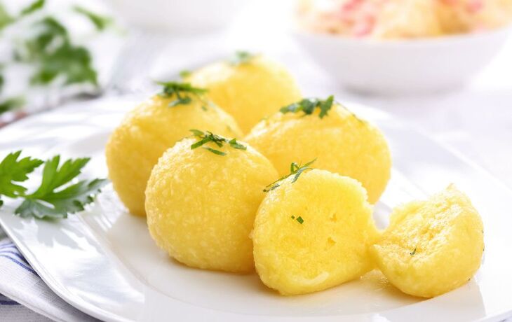 Kartoffelknödel serviert - © kab-vision - Fotolia