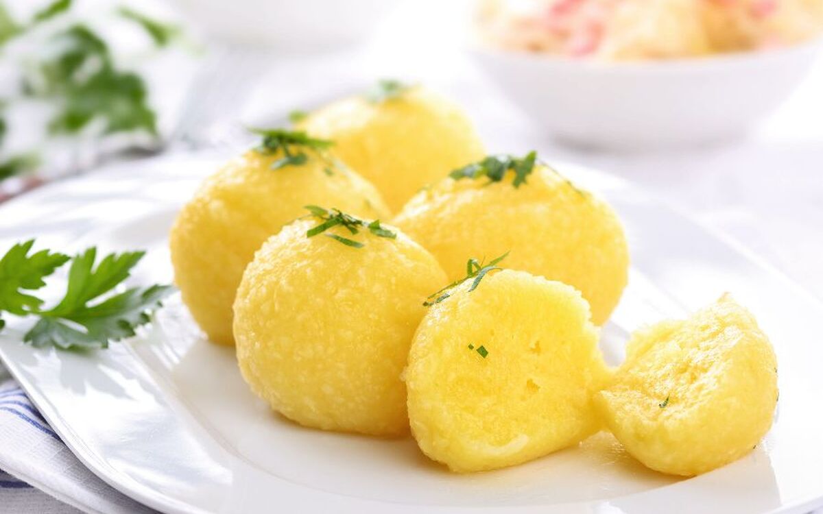 Kartoffelknödel serviert - © kab-vision - Fotolia