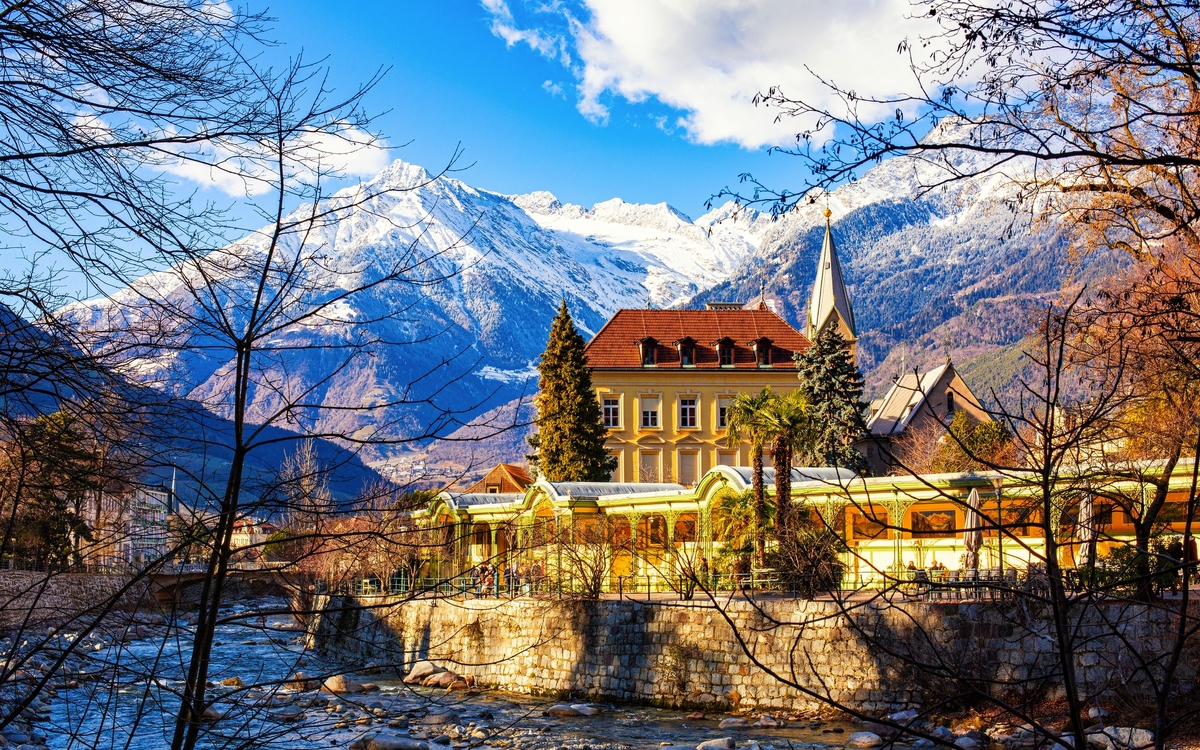 © Copyright (c) 2022 OlgaBombologna/Shutterstock.  No use without permission.