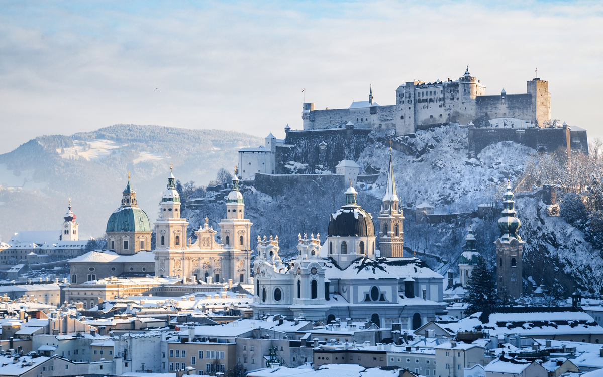 winterlicher Blick auf Festung Hohensalzburg - © JR Photography