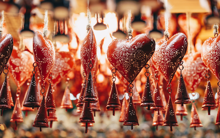 Weihnachtsmarkt in Salzburg - © Calin Stan - stock.adobe.com