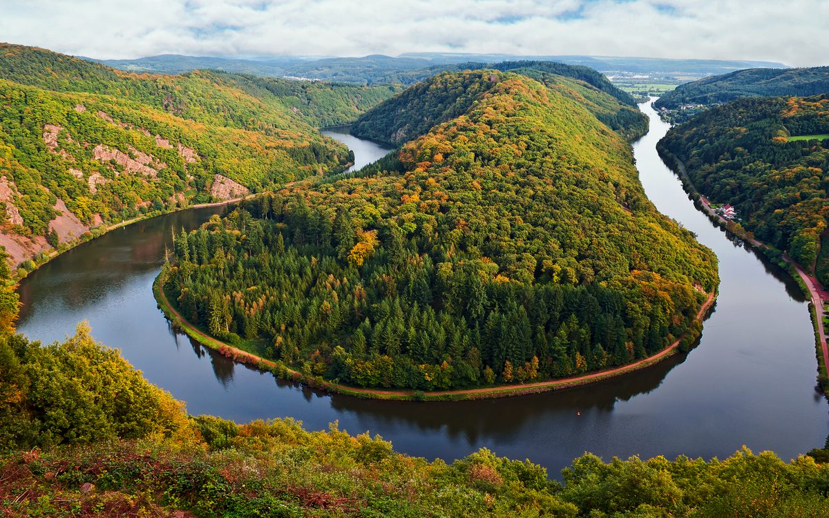Saarschleife bei Mettllach - © mojolo - stock.adobe.com