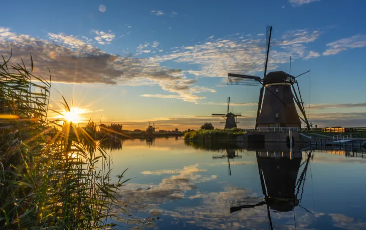 Sonnenuntergang über den Windmühlen von Kinderdijk