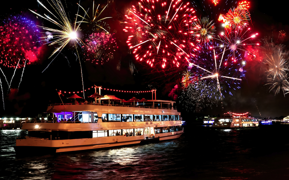 Rhein in Flammen - © Comofoto - stock.adobe.com