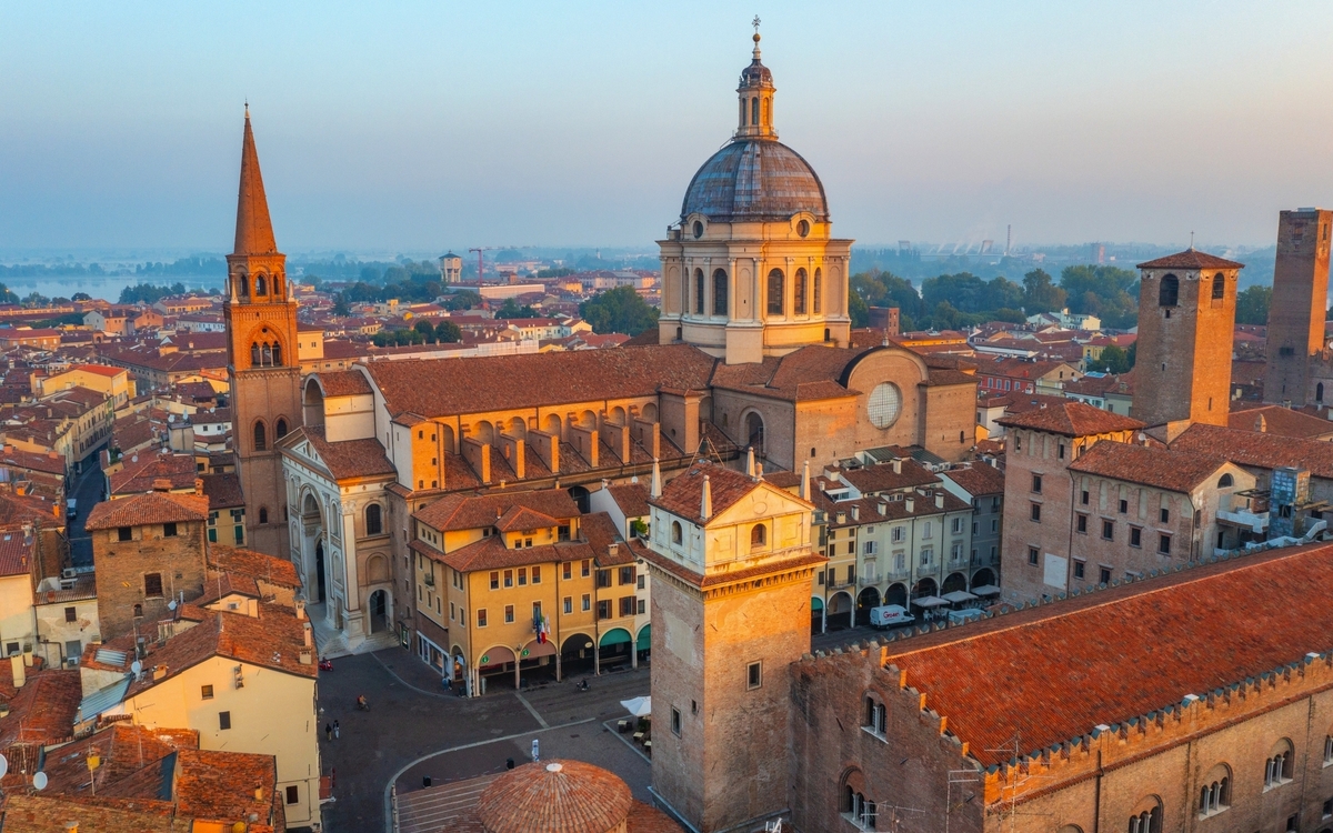 © trabantos/Shutterstock