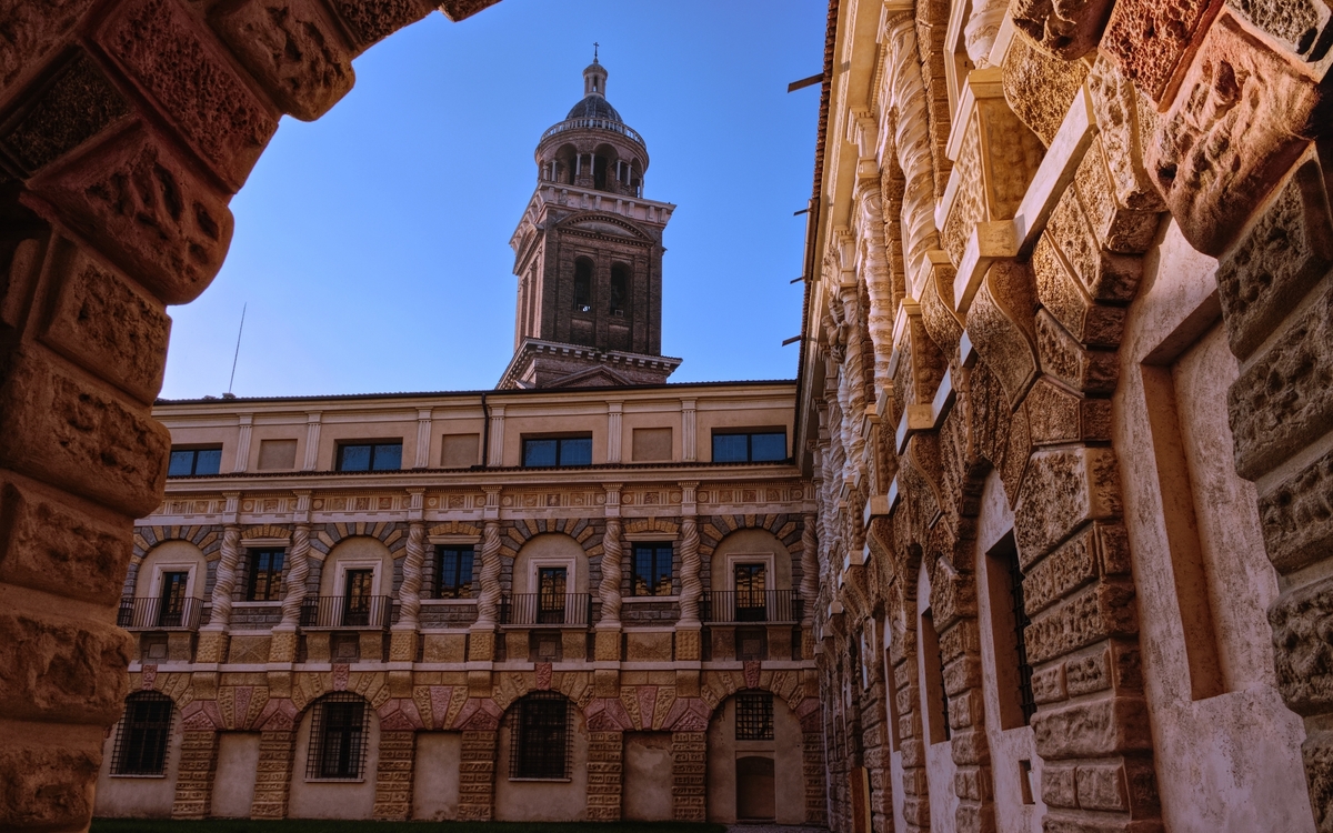 © Italy pics/Shutterstock