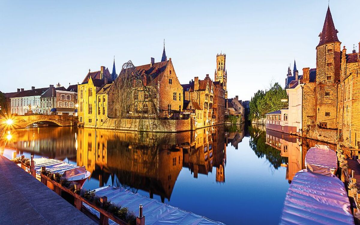 Blick vom Rozenhoedkaai in Brügge - © denboma - Fotolia