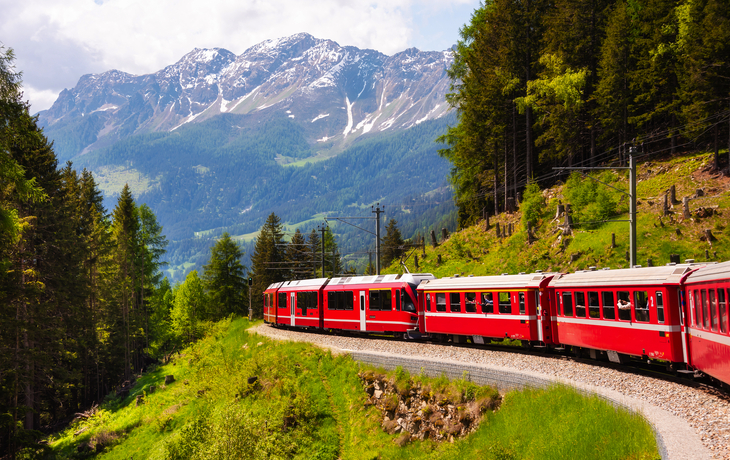 Berninabahn in der Schweiz - © Maresol - stock.adobe.com