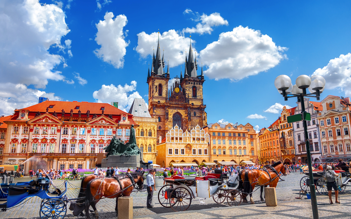 Altstädter Ring in Prag - © adisa - stock.adobe.com