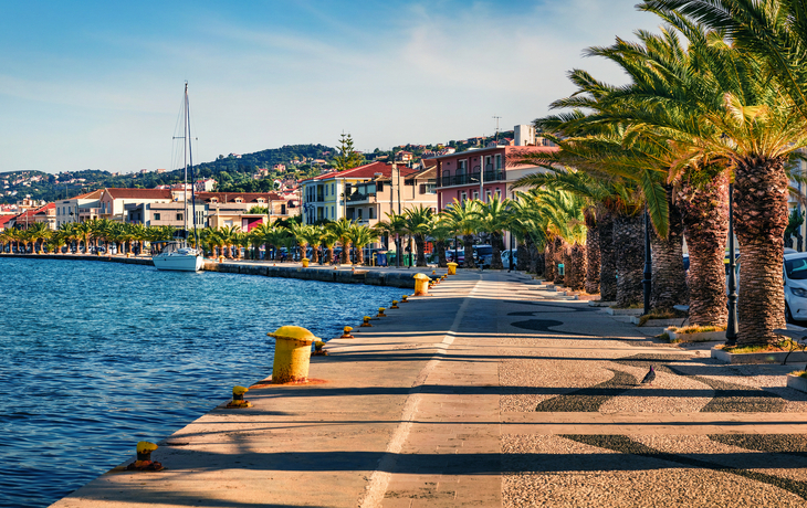 ©jojjik - stock.adobe.com - Argostoli: die Hauptstadt der Insel Kefalonia im Ionischem Meer, Griechenland
