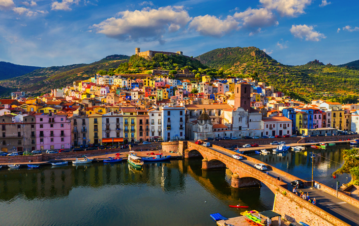 Bosa auf Sardinien - © daliu - stock.adobe.com