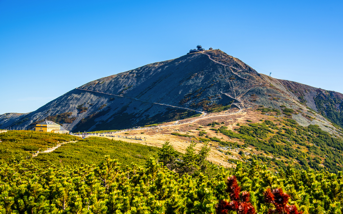 Die Schneekoppe (tschechisch Sněžka, polnisch Śnieżka): der höchste Berg der des Riesengebirges - ©pyty - stock.adobe.com