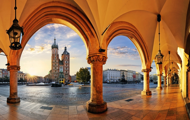 Krakau bei Sonnenaufgang - © TTstudio - stock.adobe.com