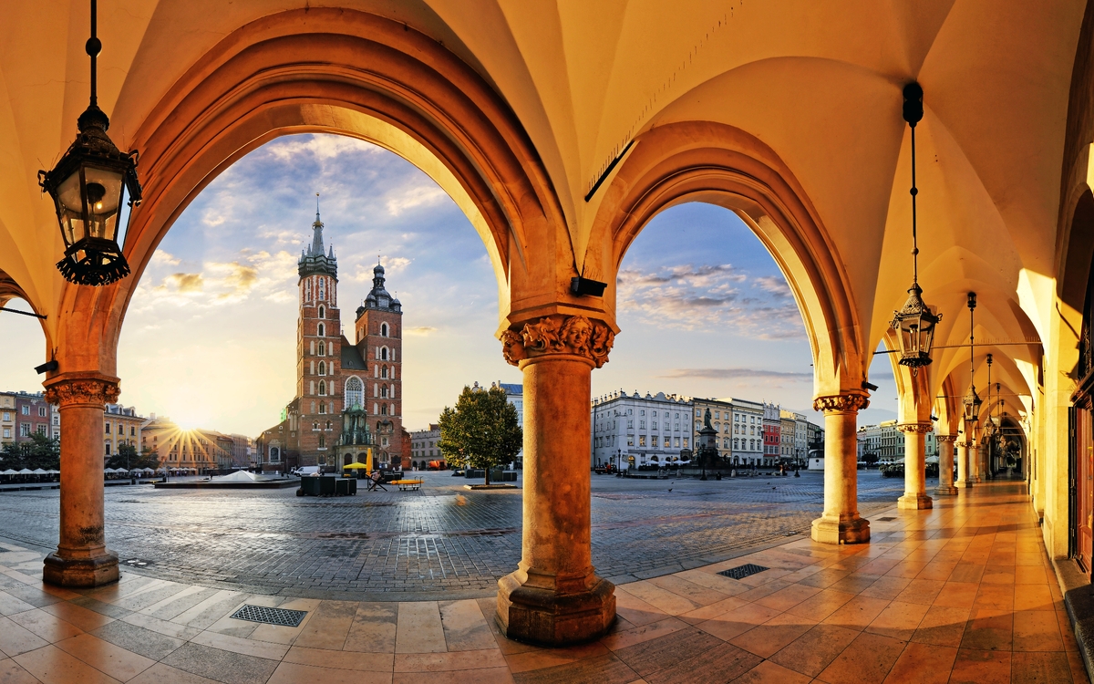 Krakau bei Sonnenaufgang - © TTstudio - stock.adobe.com