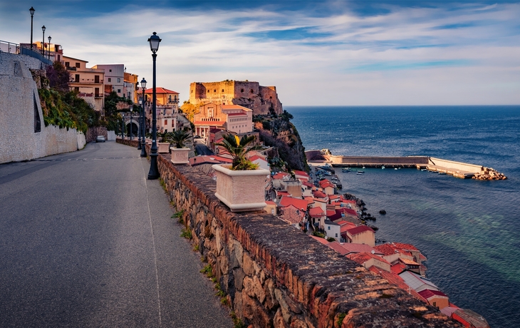 © Andrew Mayovskyy/Shutterstock
