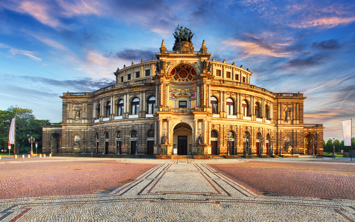 Semperoper in Dresden, Deutschland - © TTstudio - stock.adobe.com