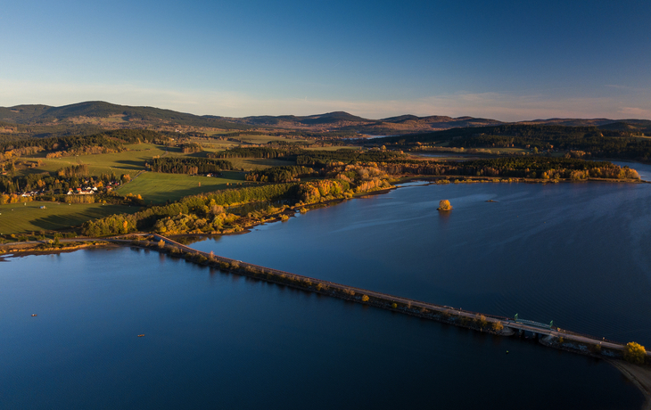 Lipno-Stausee - ein Staudamm und Wasserkraftwerk in der Tschechischen Republik  - © lightpoet - stock.adobe.com