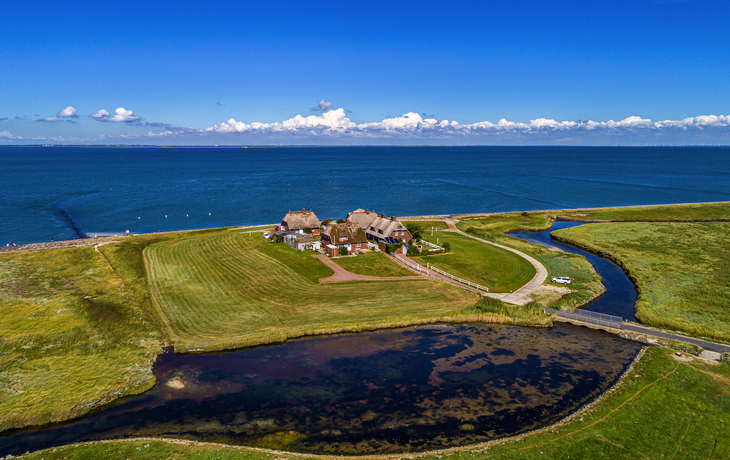 © Luftbildwerk - stock.adobe.com - Hallig Hooge