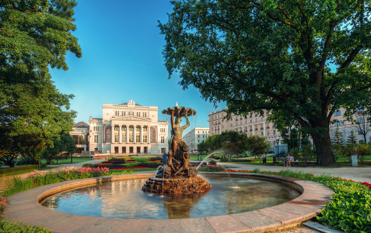 Riga,,Latvia.,Fountain,Nymph,In,Water,Splashes,In,Aspazijas,Boulevard