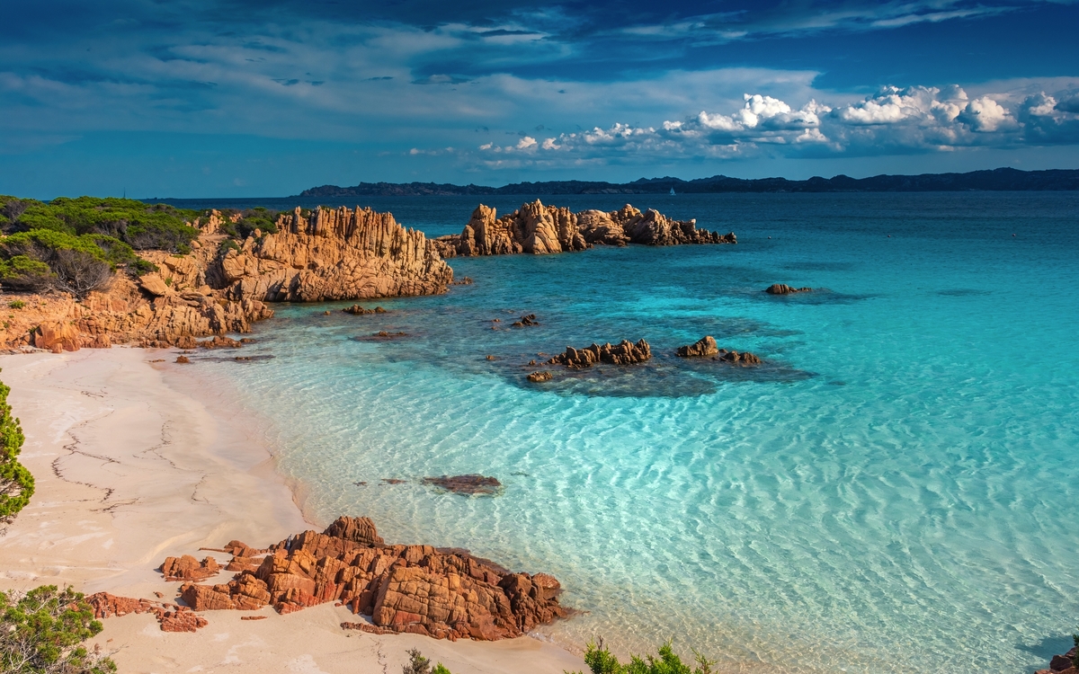 Amazing,Pink,Sand,Beach,In,Budelli,Island,,Maddalena,Archipelago,,Sardinia, - © Stefano Zaccaria/Shutterstock