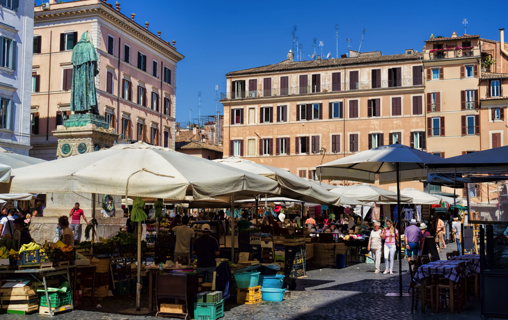 © ArTono/Shutterstock