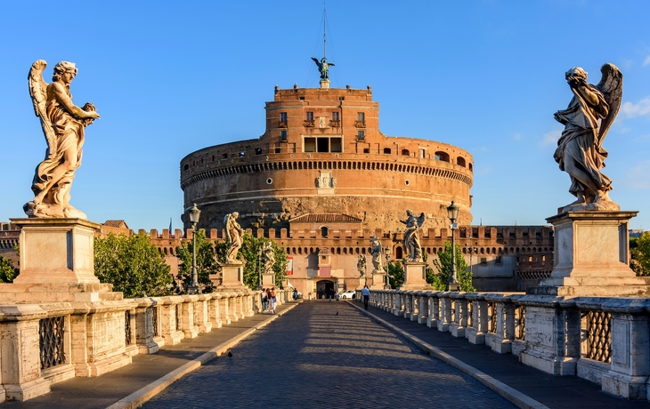 © ArTono/Shutterstock