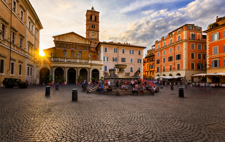 © ArTono/Shutterstock